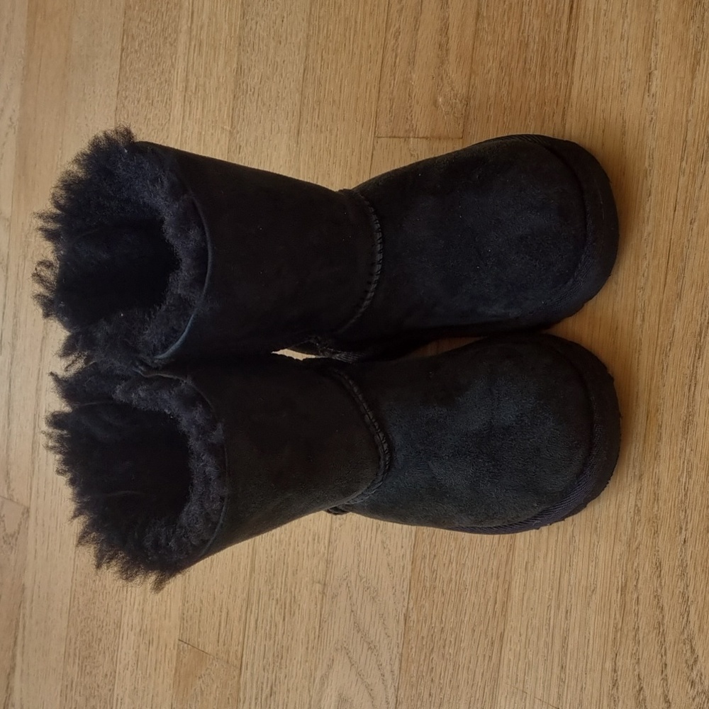 Toddler Bow Ugg Boots size 8